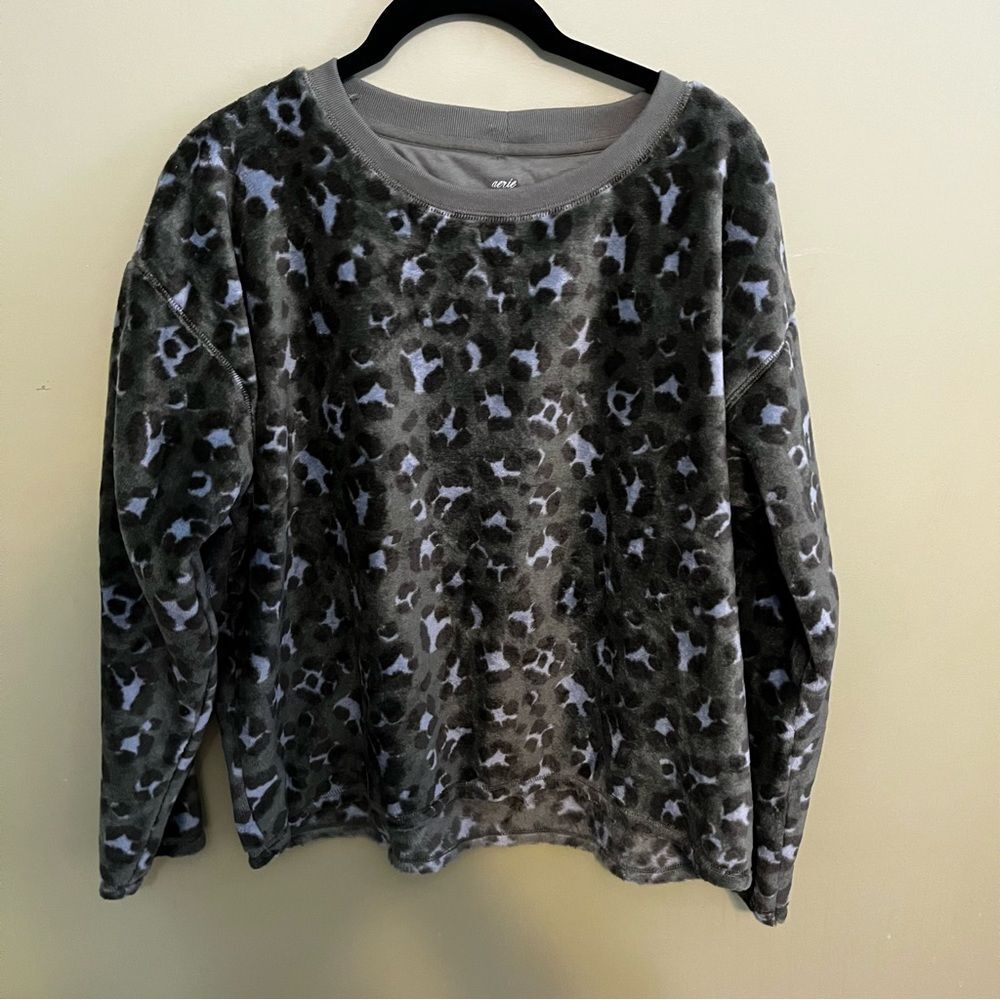 Aerie Green Cheetah Crewneck Sherpa Sweater S